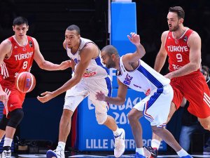 12 Dev Adam Avrupa'ya veda etti