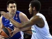 Anadolu Efes evinde yıkıldı