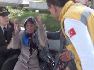 Şehit annesine karanfil hüsranı