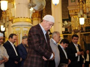 Erdoğan huzurda namaz kıldı