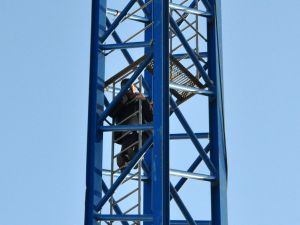 Vinç tepesinde esaret !