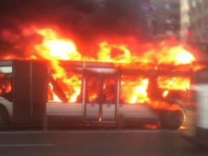 İstanbul'da Metrobüs yangını