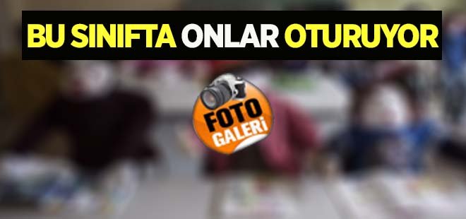 Köyden göçen herkesin kuklasını yaptı