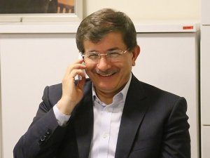 Davutoğlu'ndan tebrik telefonu