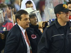 Ergin Ataman çileden çıktı!