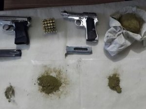 Lice'de jandarmayı gözetleyen 2 kişi yakalandı