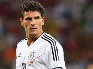 Beşiktaş yıldız futbolcuyu borsaya bildirdi