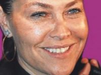 Ülkücüler'den Hülya Avşar tepkisi