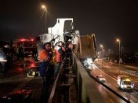 Bariyere asılı kaldı 2.5 saatte kurtarıldı