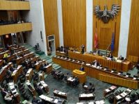 Tartışmalı 'İslam Yasası' onaylandı