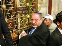 El-Halil Camii'ni bastı