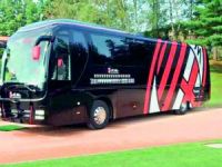 Milan’da kriz! Otobüsünü sattı