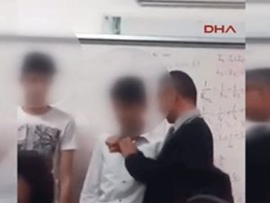 Sınıfta öğretmen dayağı öğrenci kamerasında