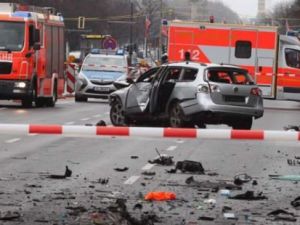 Berlin'de bombalı araç patladı
