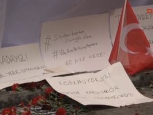 Taksim'de teröre mesaj verdiler