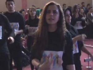 Şarkı sözlerini "İşaret Dili" ile çevirdiler